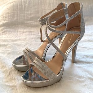 NWT Badgley Mischka jewel strappy heels.
